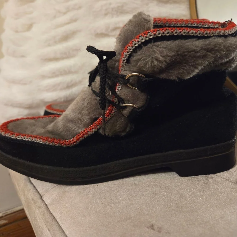Yodelers Leather Lace Up Boot Vintage Fleece Lined Black Red Gray Size 6 Women